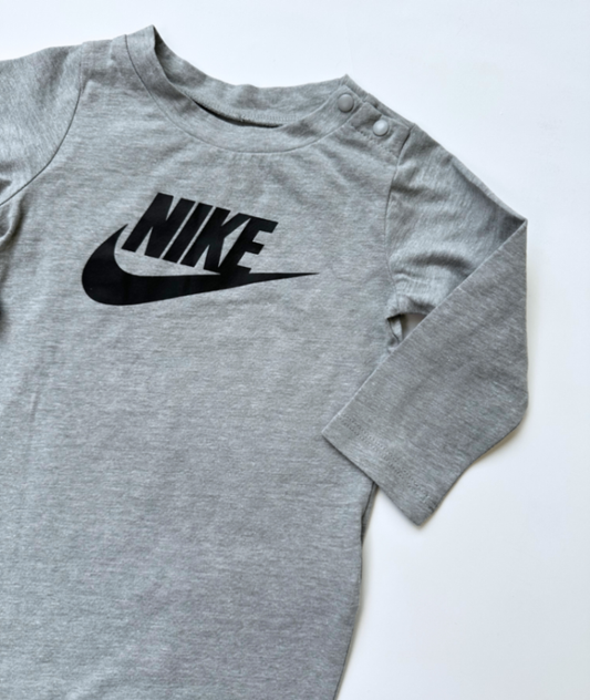 Strampler ~ 80/86 ~ Nike