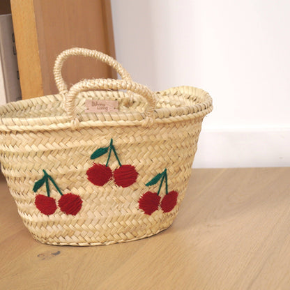 Kleiner Korb aus Palmblättern - Kirsche