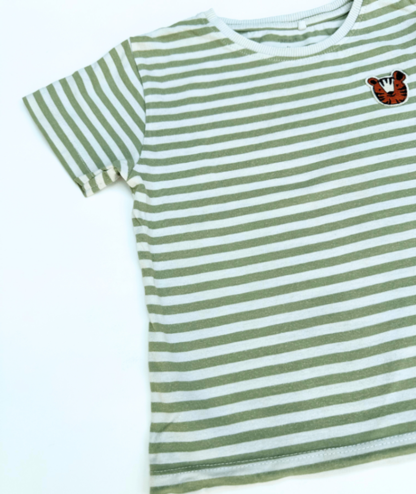 T-Shirt ~ 104/110 ~ name it