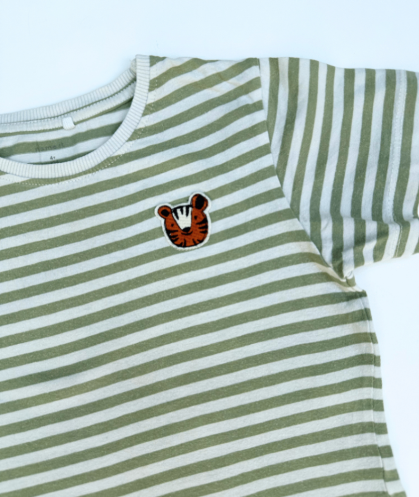 T-Shirt ~ 104/110 ~ name it
