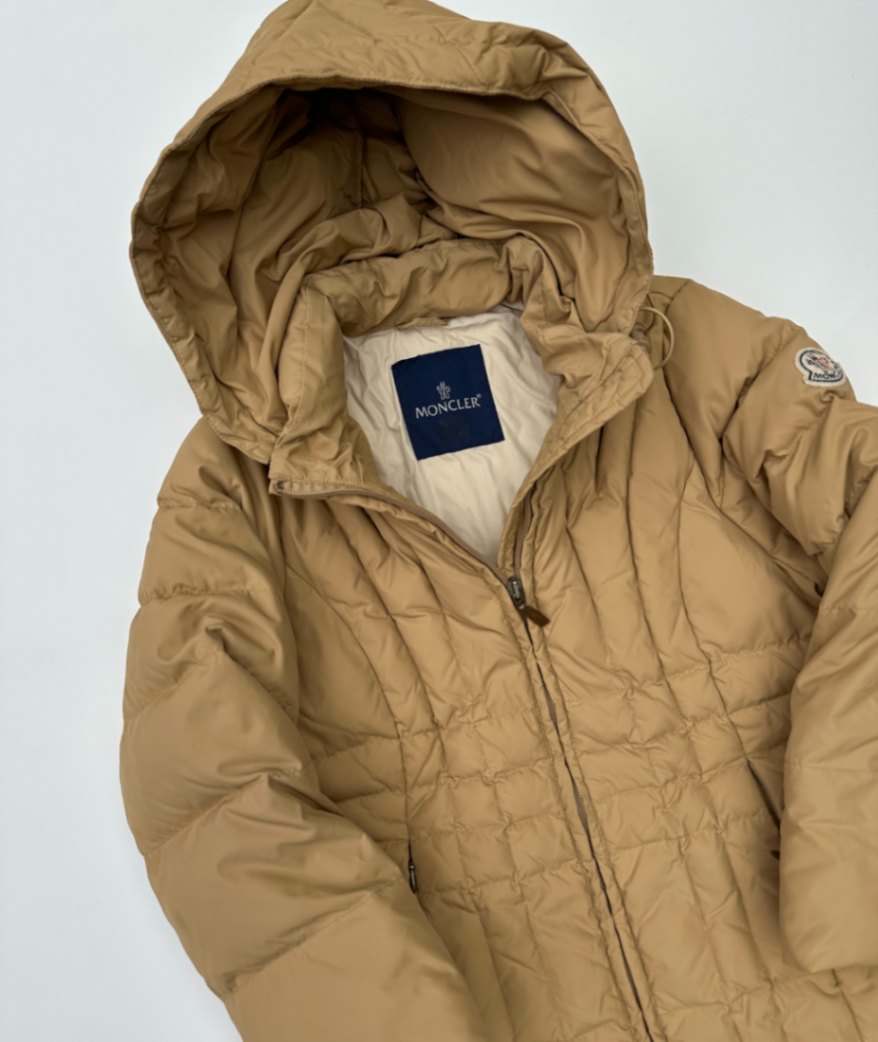 Daunenmantel ~ 128/134 ~ Moncler