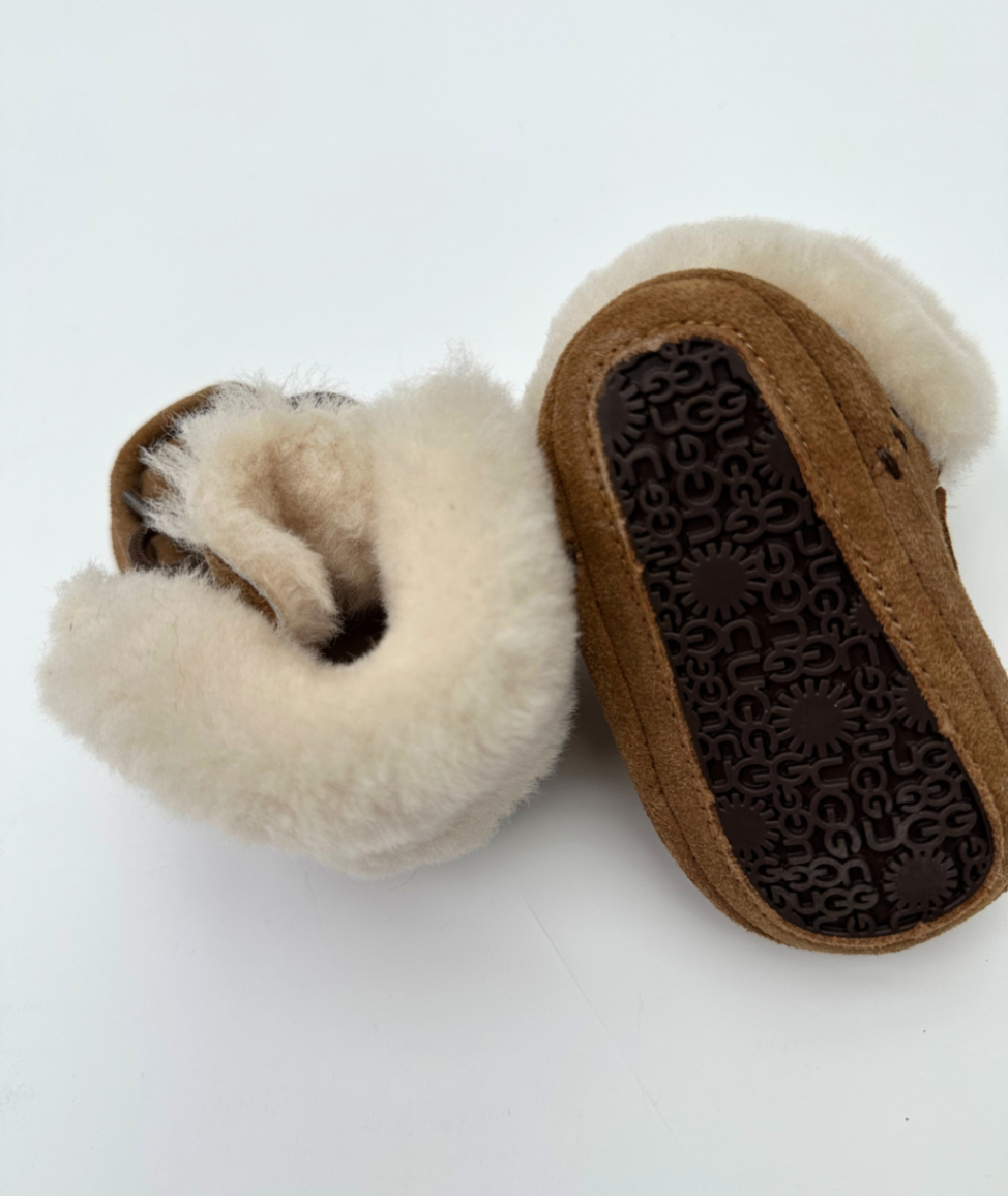 Krabbelschuh ~ 18 ~ UGG