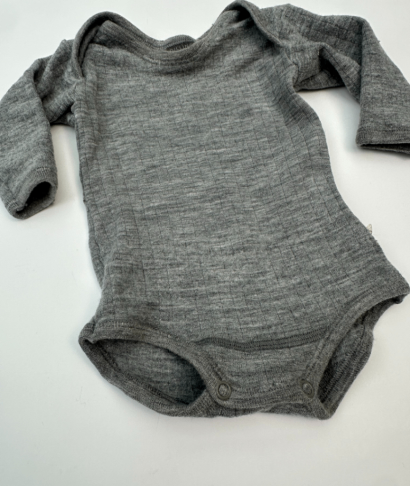 Body aus Wolle ~ 50/56 ~ Dilling