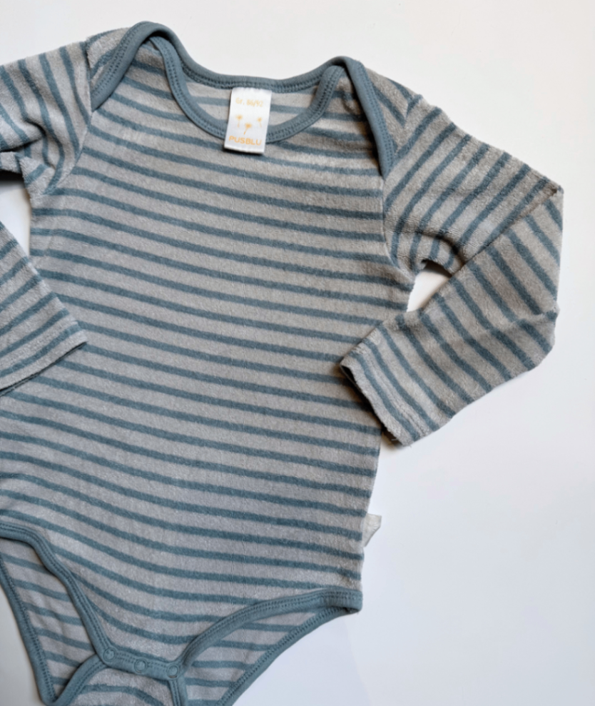 Langarmbody aus Frottee ~ 86/92 ~ Pusbllu