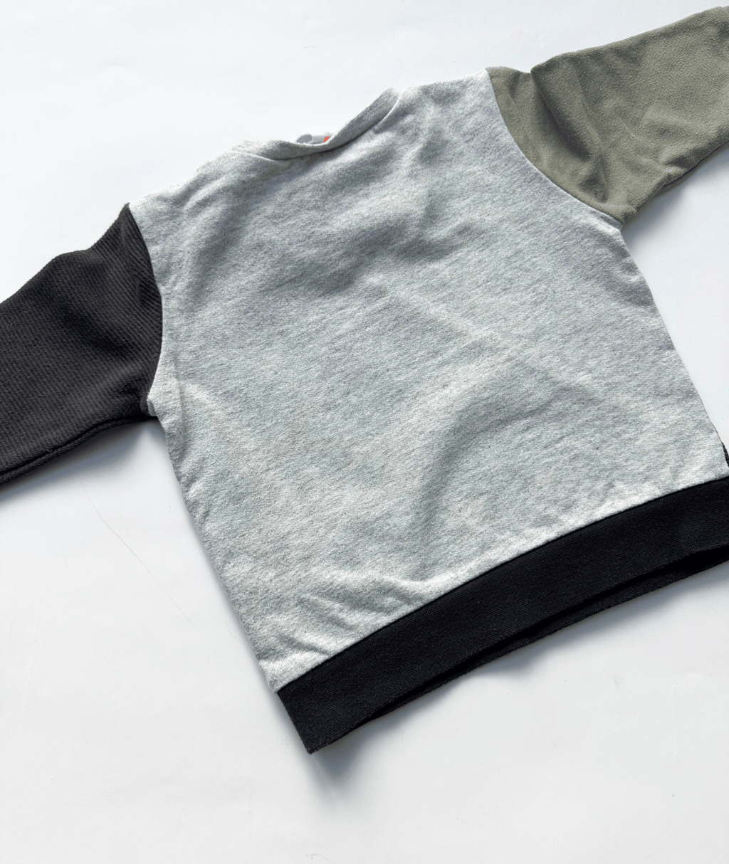 Sweatshirt ~ 74/80 ~ Hema